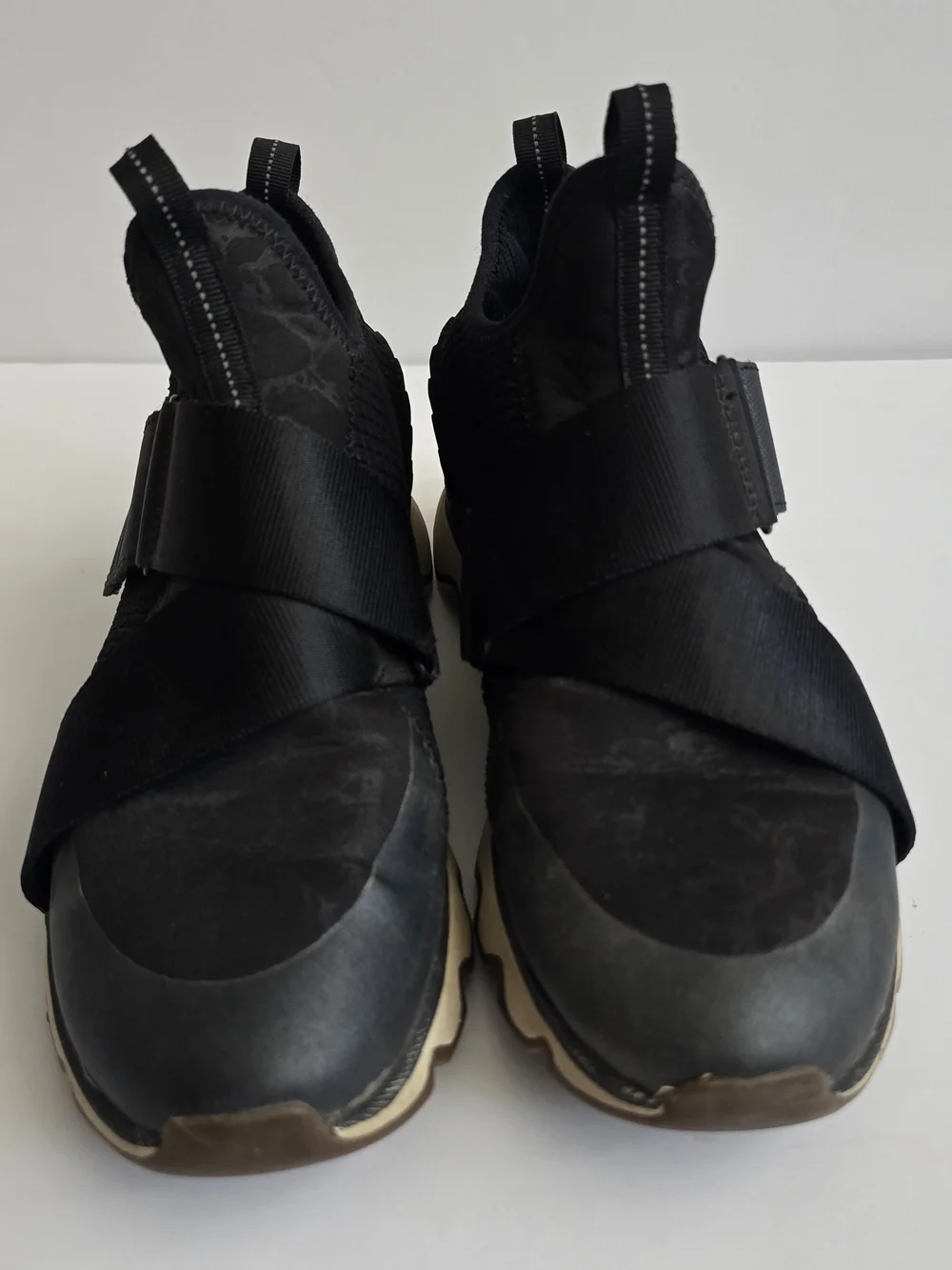 Sorel Women's Kinetic Sneak Black Slip On Sneakers Size 7 Scalloped Sole